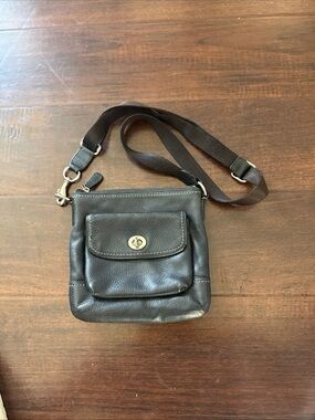 Coach 49170 Park Pebbled Leather Crossbody Swingpack Shoulder Bag Black